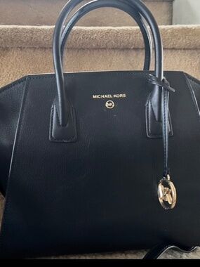 MK Avril Large Leather purse